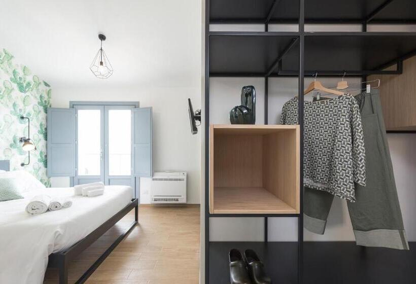 اتاق لوکس, Madre