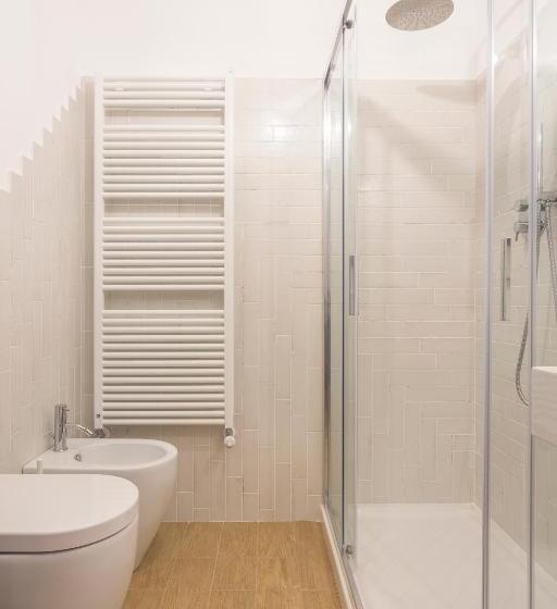 اتاق استاندارد, Madre