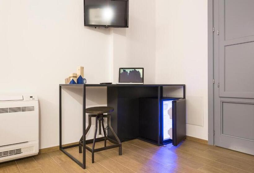 اتاق استاندارد, Madre