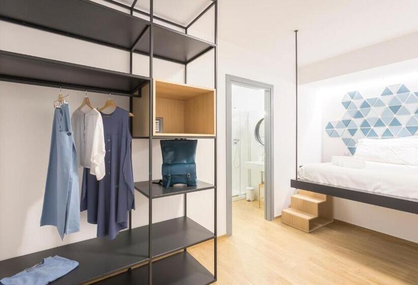 اتاق استاندارد, Madre