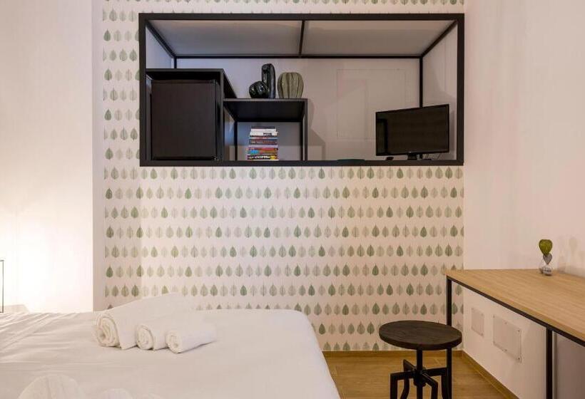 اتاق استاندارد, Madre