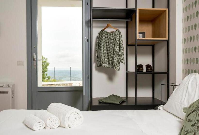 اتاق استاندارد, Madre