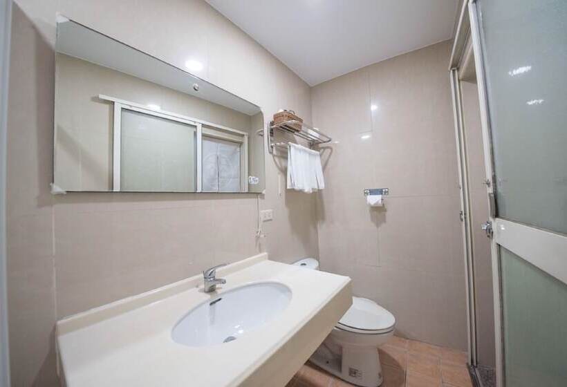 تختخواب در اتاق مشترک, Deer Traveler Hostel