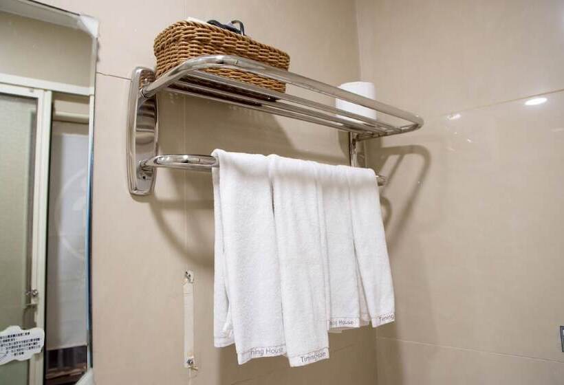 تختخواب در اتاق مشترک, Deer Traveler Hostel
