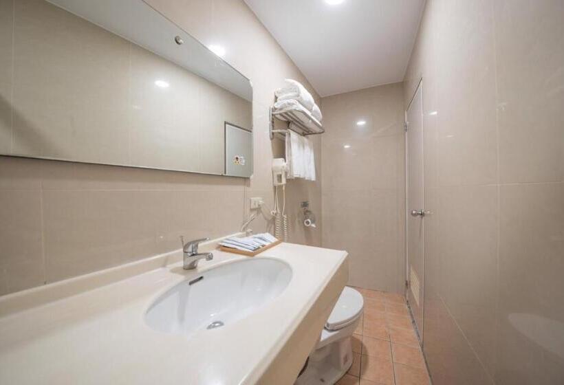 اتاق کلاسیک چهارنفره, Deer Traveler Hostel