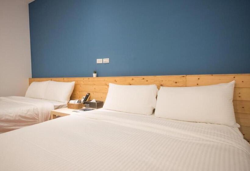 اتاق کلاسیک چهارنفره, Deer Traveler Hostel