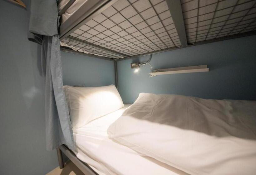 اتاق استاندارد چهار تخته, Deer Traveler Hostel