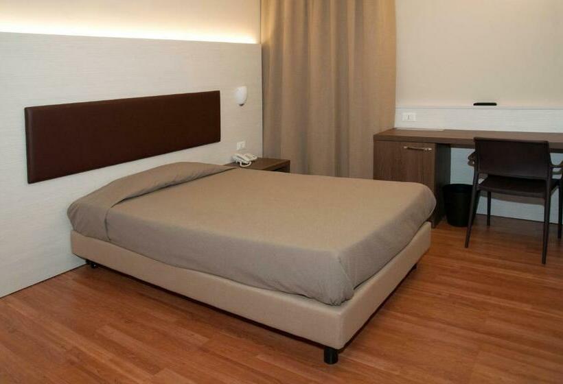 غرفة قياسية فردية, Buca Di Bacco