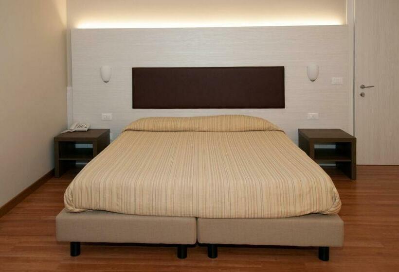 غرفة قياسية, Buca Di Bacco