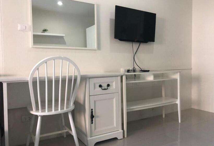 キングサイズベッドのスタンダードルーム, Khao Oat Airport