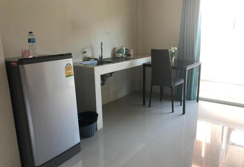 キングサイズベッドのスタンダードルーム, Khao Oat Airport