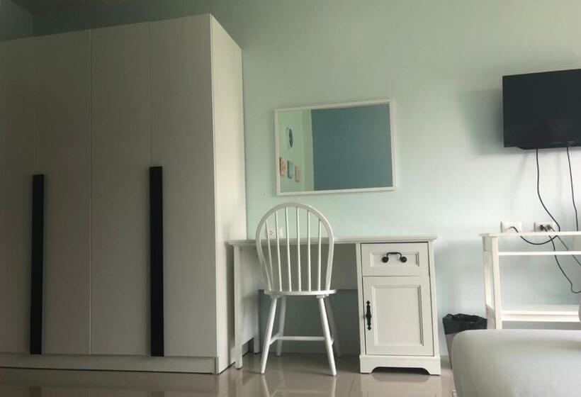 テラス付きスタンダードワンルーム, Khao Oat Airport