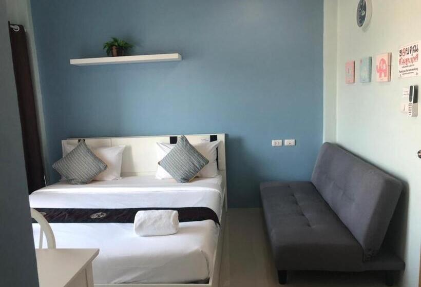 スタンダードスタジオ, Khao Oat Airport