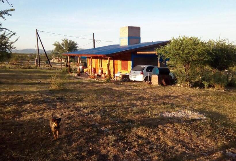 سوئیت جونیور با چشمانداز کوهستان, La Pirca