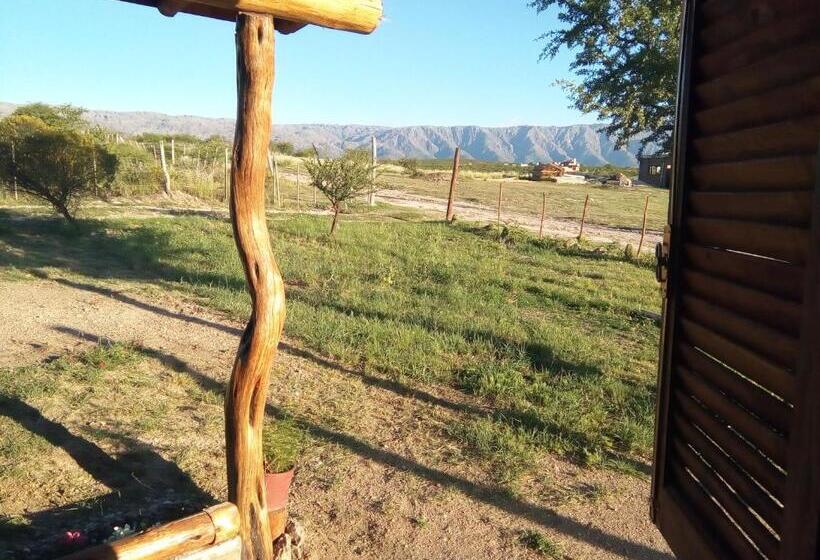 سوییت با چشمانداز کوه, La Pirca