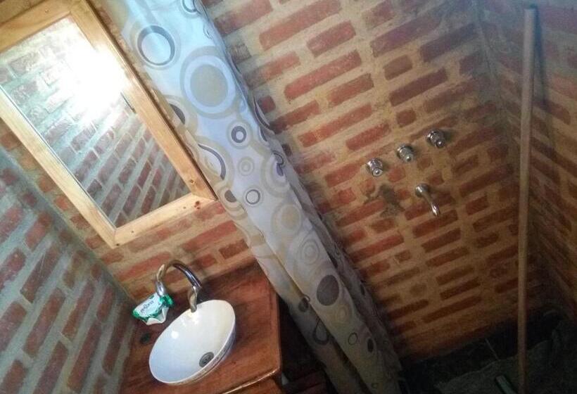 سوییت با چشمانداز کوه, La Pirca