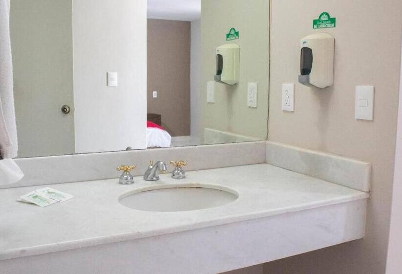 جناح جونيور ديلوكس, Huizache