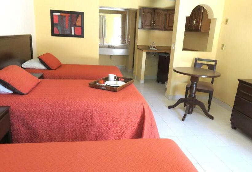 غرفة أساسية ثلاثية, Huizache