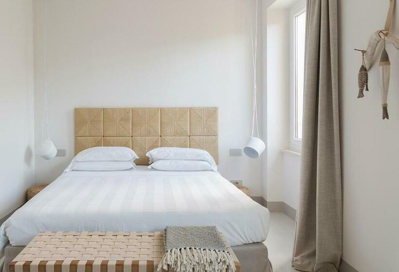 غرفة بريميوم, La Guardia