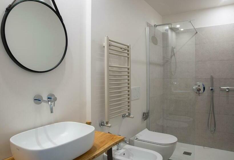 غرفة سوبيريور مطلّة علي البحر, La Guardia