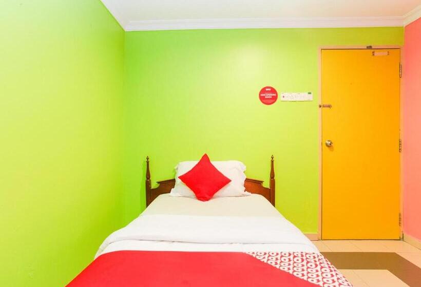 Номер Стандарт Индивидуальный, Oyo 746 Hotel Comfort