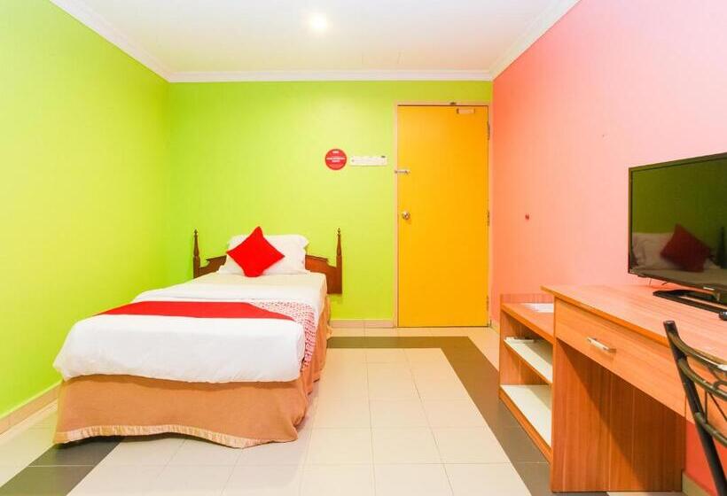 Номер Стандарт Индивидуальный, Oyo 746 Hotel Comfort