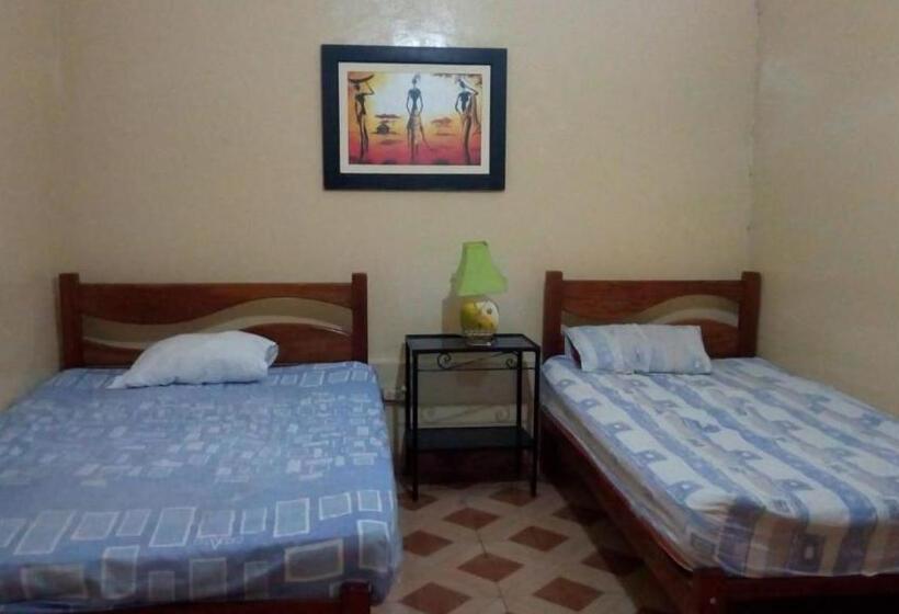 غرفة قياسية, Hostal Virrey & Tours