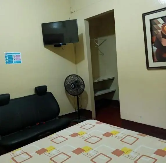 スタンダードルーム, Hostal Virrey & Tours