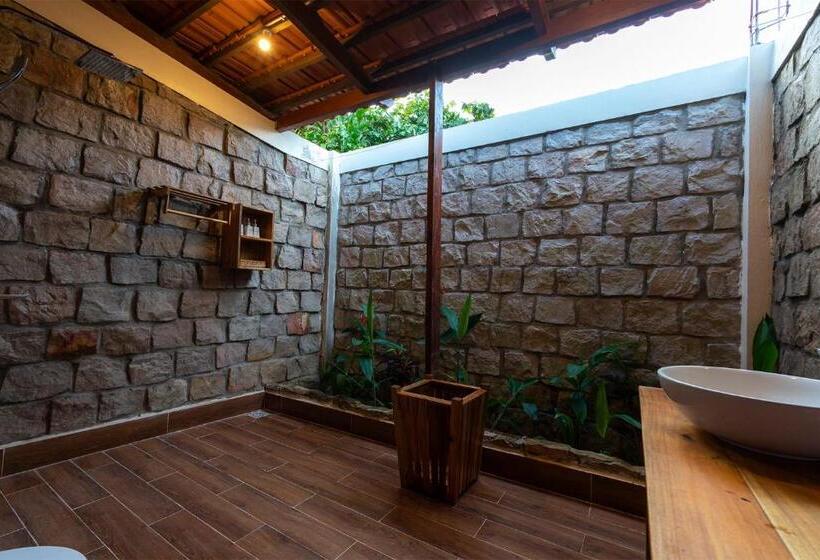 اتاق سوپریور سه تخته, Island Lodge Phu Quoc