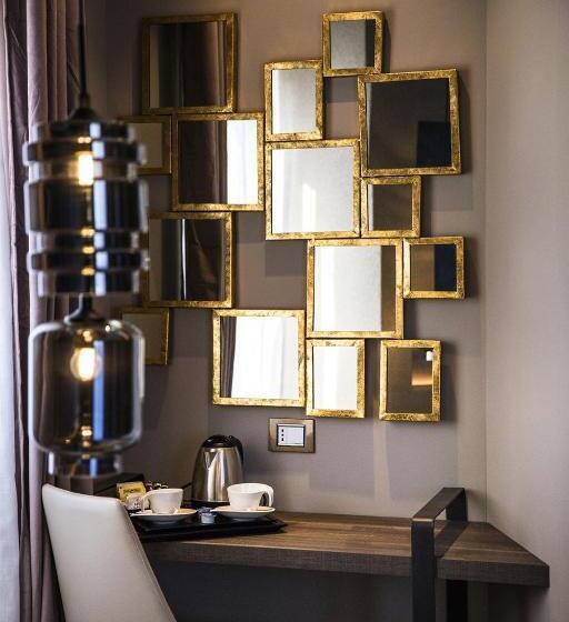 带露台的小型套房, Milestone