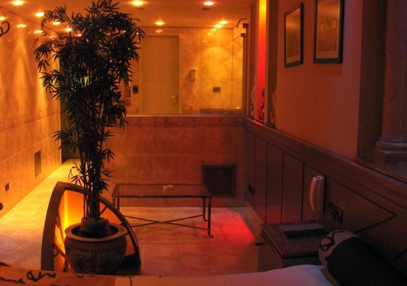 اتاق استاندارد, Dallas Hotel  Motel