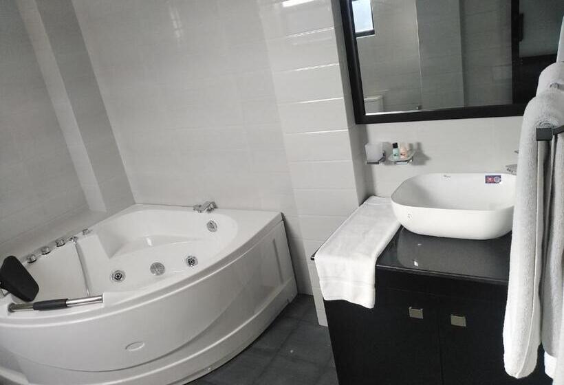 디럭스 스위트, 3r Resort