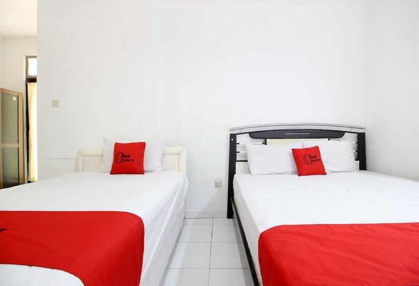 Семейный Номер, Reddoorz Near Rs Sarjito Yogyakarta 2