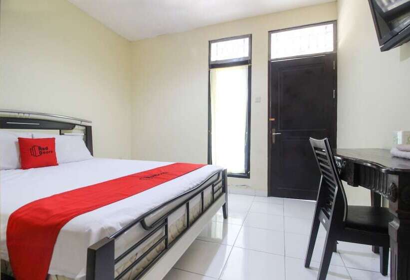 Номер Economy, Reddoorz Near Rs Sarjito Yogyakarta 2
