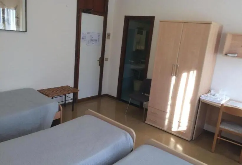 اتاق استاندارد سه نفره, Casa Per Ferie Al Centro