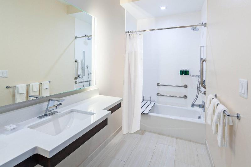 Люкс Кровать Кинг, Springhill Suites By Marriott Escondido Downtown