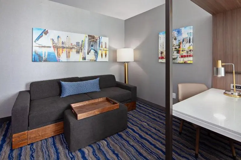 キングサイズベッドのスイートルーム, Springhill Suites By Marriott Escondido Downtown