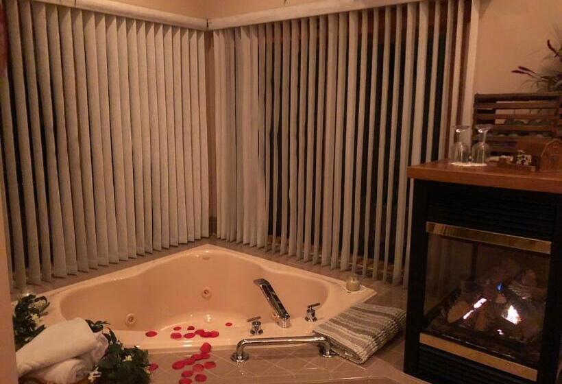 디럭스 스위트 킹 침대, Hillside Farm B & B