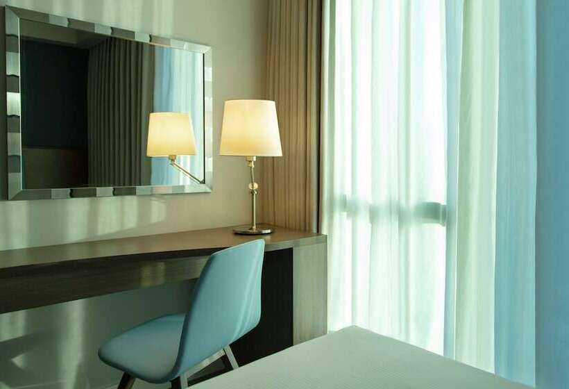 חדר משפחתי, Hampton By Hilton Hamilton Park