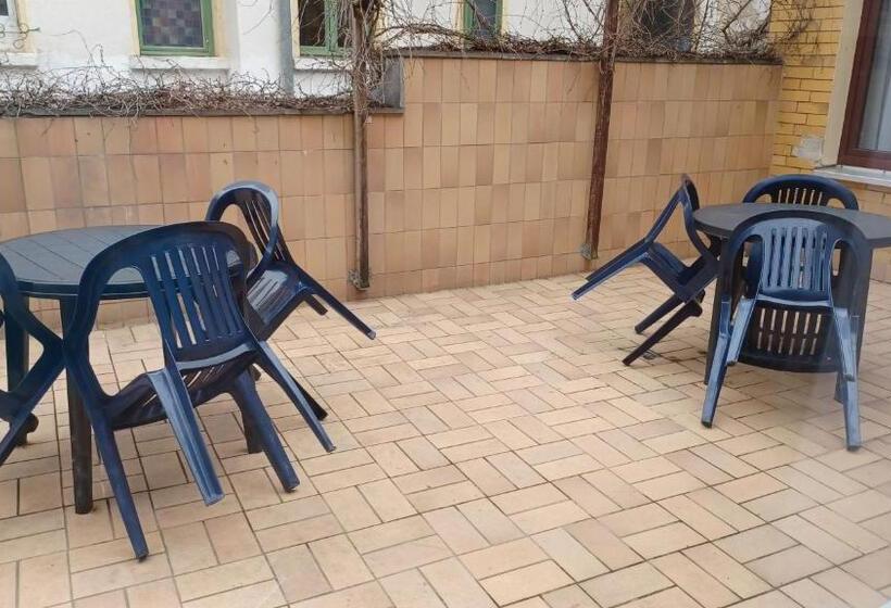 חדר סטנדרט לשלושה עם טרסה, Pension Am Stern