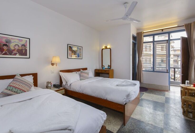 اتاق لوکس با بالکن, Pacific Guest House