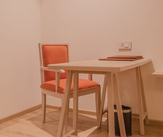 חדר פרמיום, Centre Point Navi Mumbai