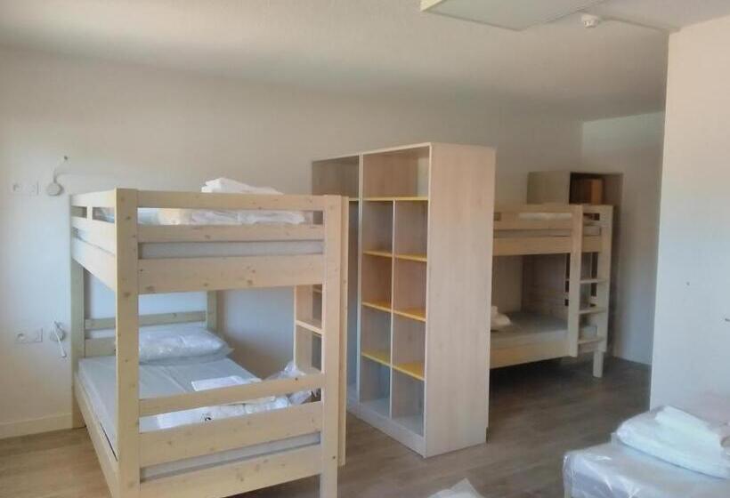 Номер Стандарт Трехместный, Domaine De Maravant   Centre De Vacances
