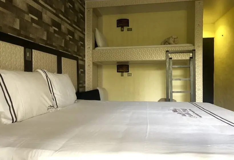 Standard Neljän Hengen Huone, Castillo Resort