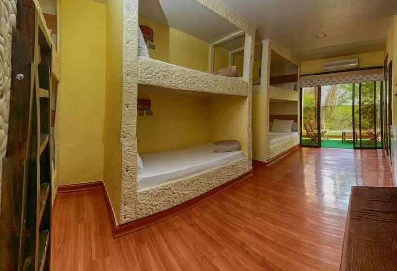 Perhehuone, Castillo Resort
