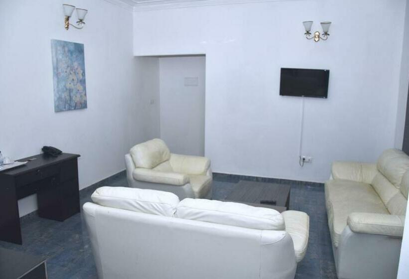 سوییت جونیور لوکس, La Couronne Rw Hotel & Suites