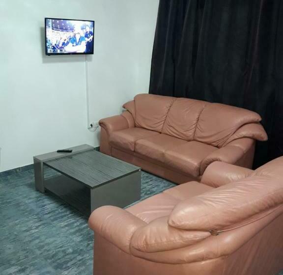 سوییت سوپریور, La Couronne Rw Hotel & Suites