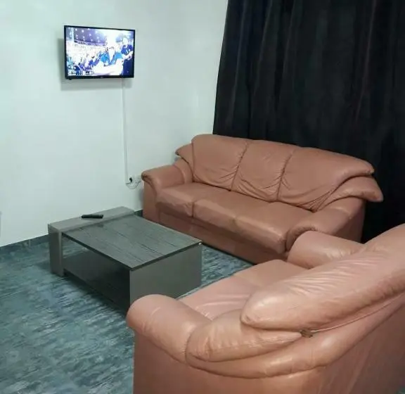 سوییت سوپریور, La Couronne Rw Hotel & Suites