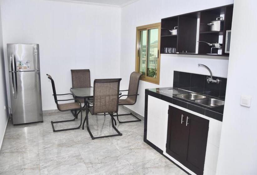 سوییت سوپریور, La Couronne Rw Hotel & Suites