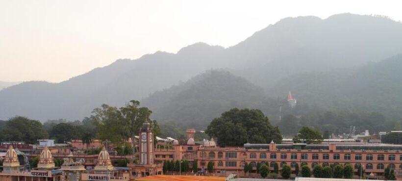 シティビューのスーペリアルーム, Modi Yoga Retreat